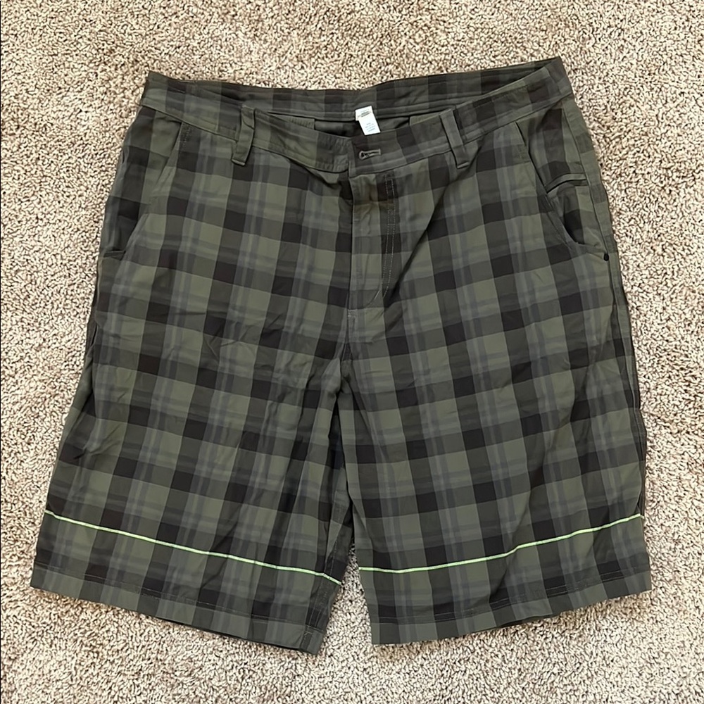 lululemon athletica Men's Plaid Shorts in Black and Green